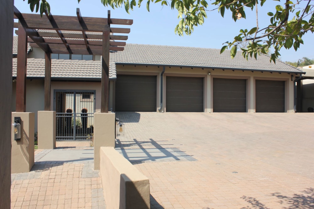 House for sale in Waterkloof Heights - PT1628434 House for sale in Waterkloof Heights - PT1628434