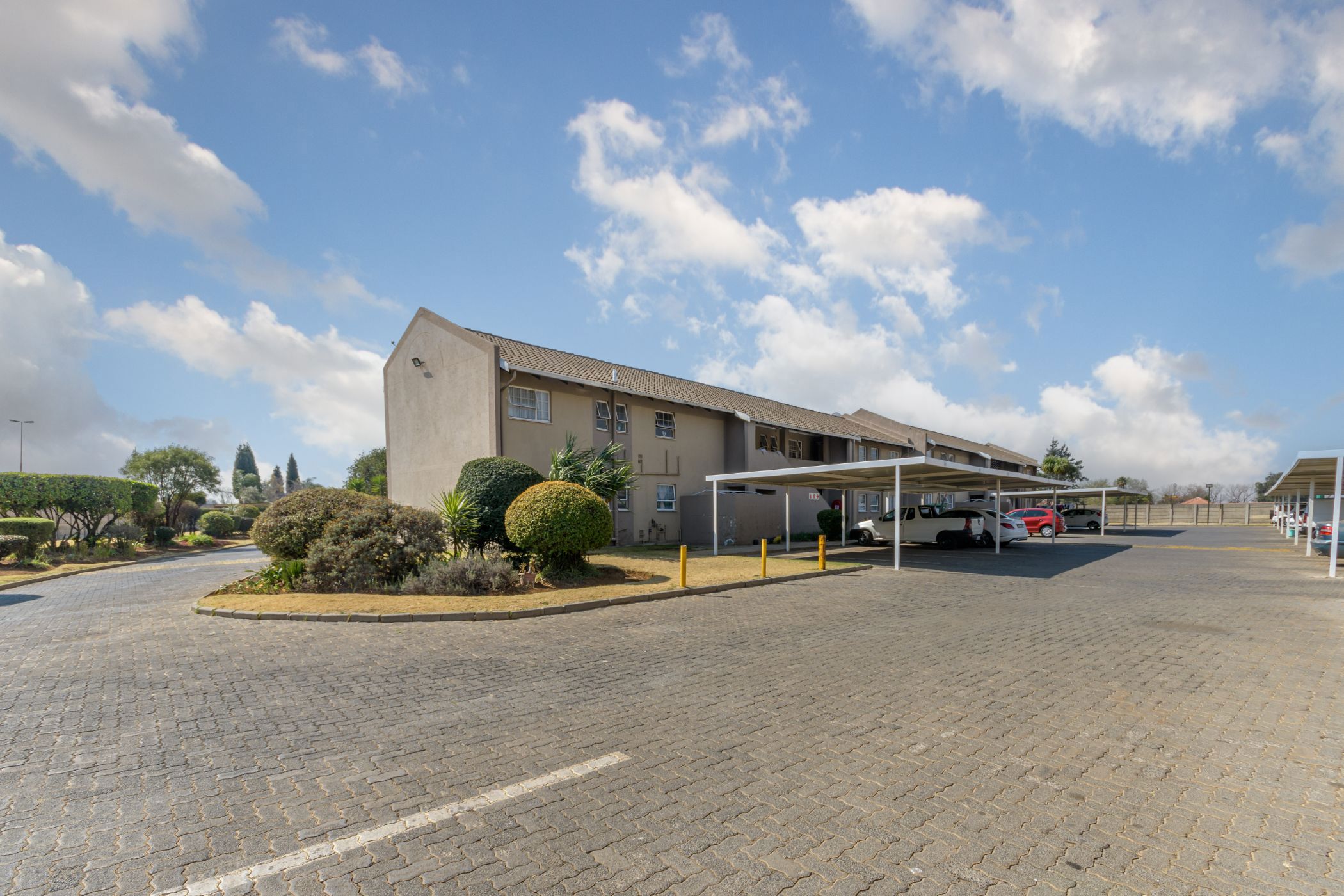 Townhouse for sale in Ravenswood - BOK1625023