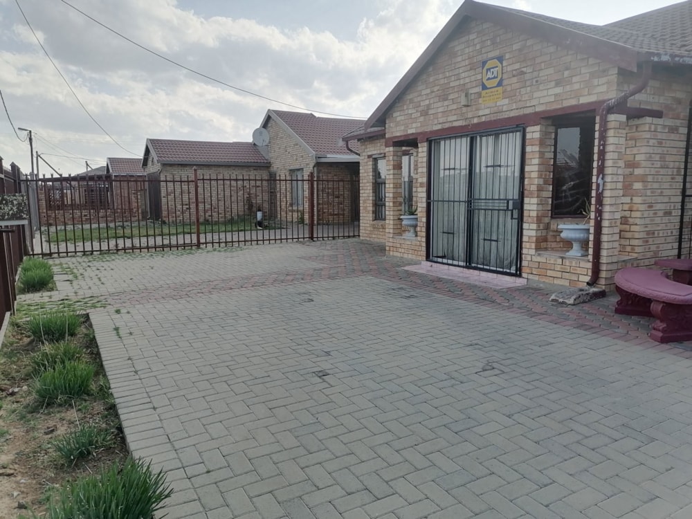 House for sale in Grasslands - 1BX1685922