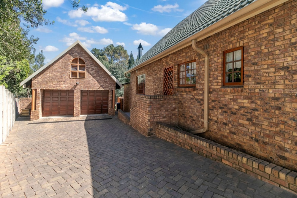 House for sale in Oakdene, Johannesburg - 1GV1629861