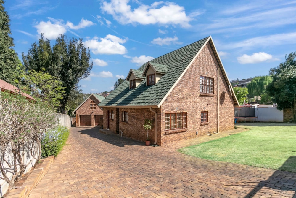 House for sale in Oakdene, Johannesburg - 1GV1629861