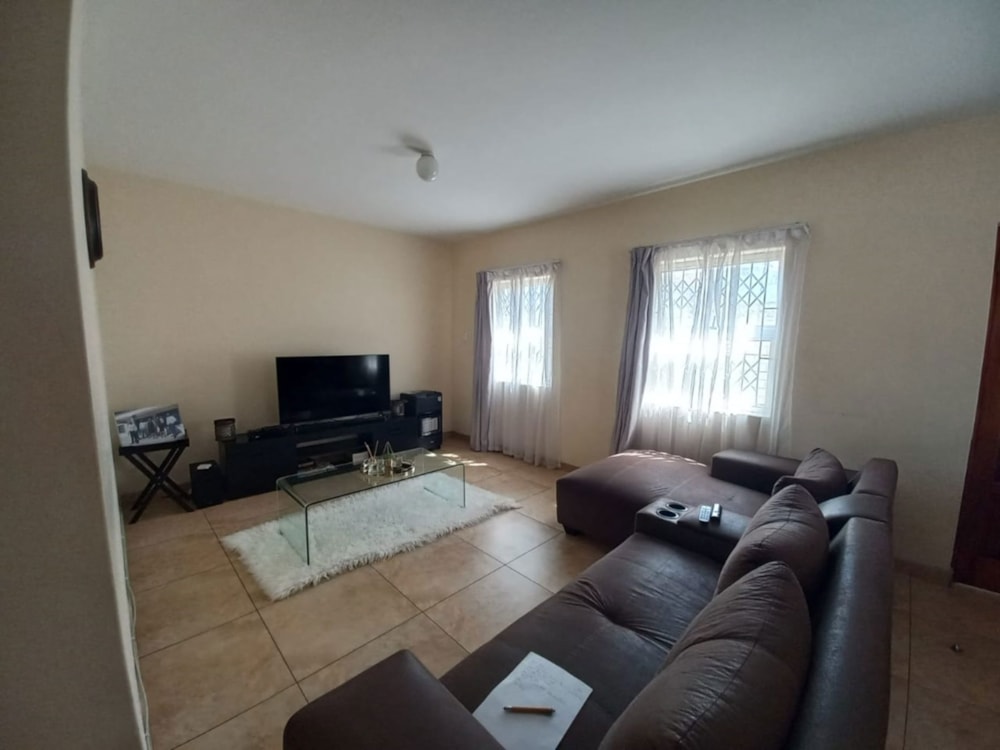 Security complex home for sale in Glenwood, Durban - 1DA1630988 Security complex home for sale in Glenwood, Durban - 1DA1630988