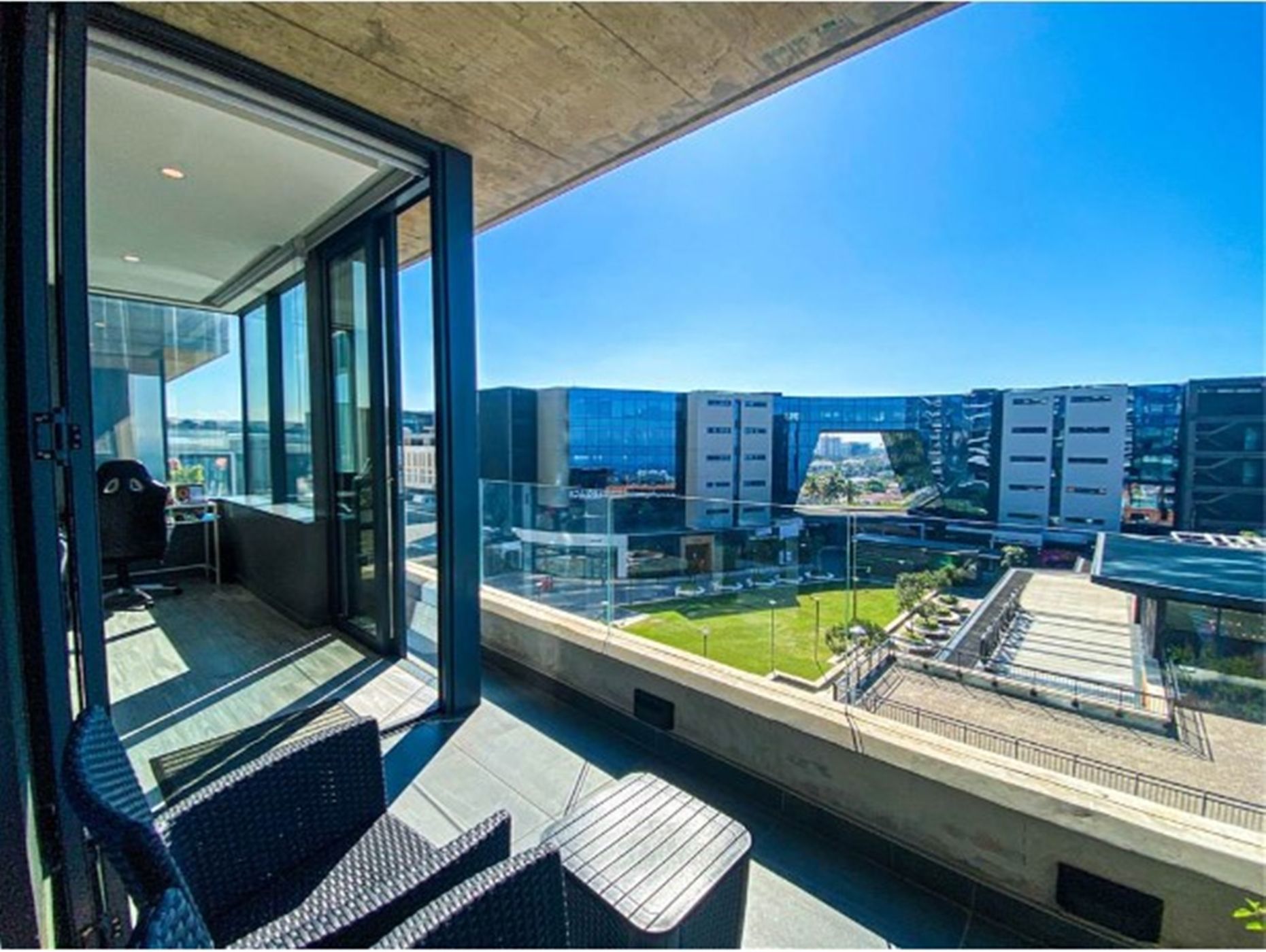 Apartment for sale in uMhlanga Rocks - 1ND1749476