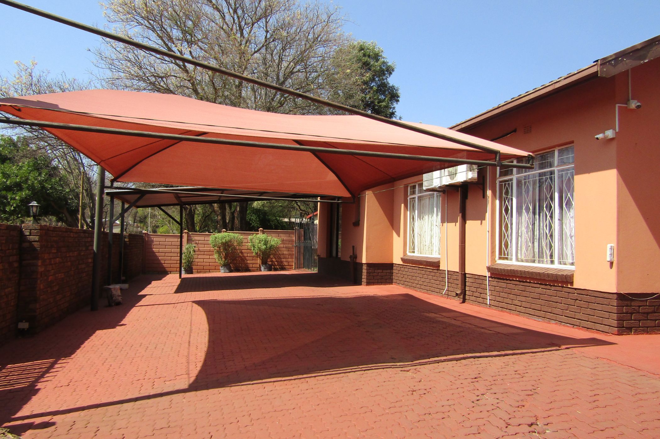 Guesthouse for sale in Thabazimbi - 1ER1604299
