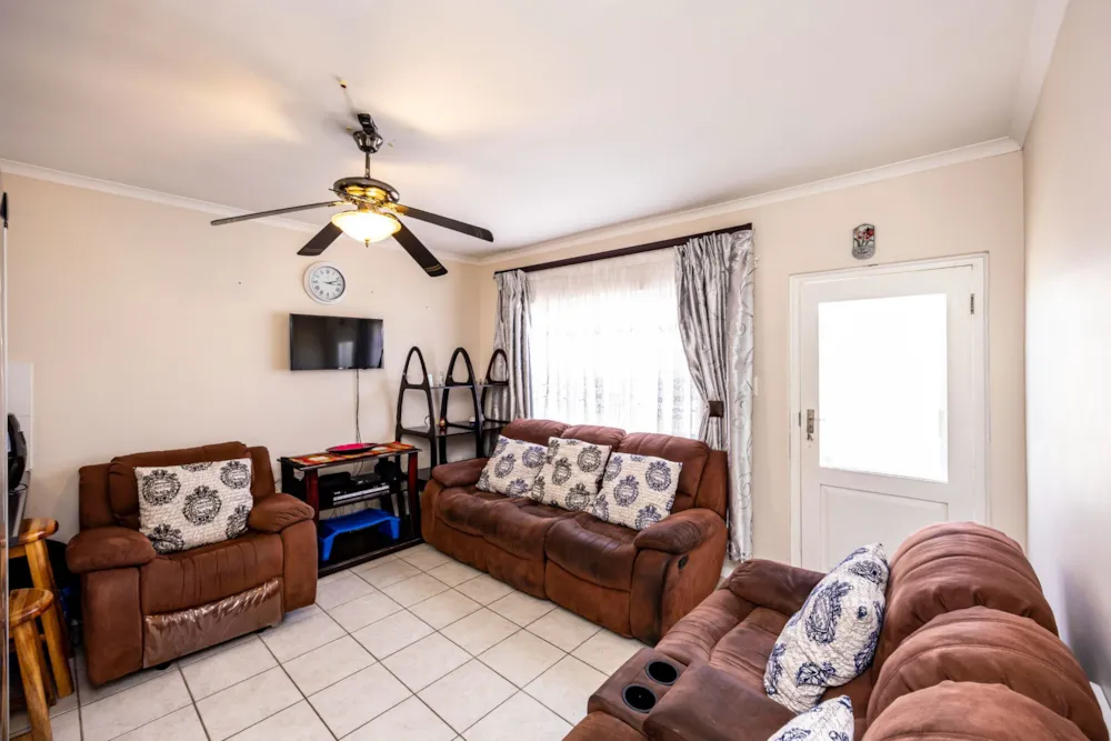 Townhouse for sale in Gonubie - 1ET1629688
