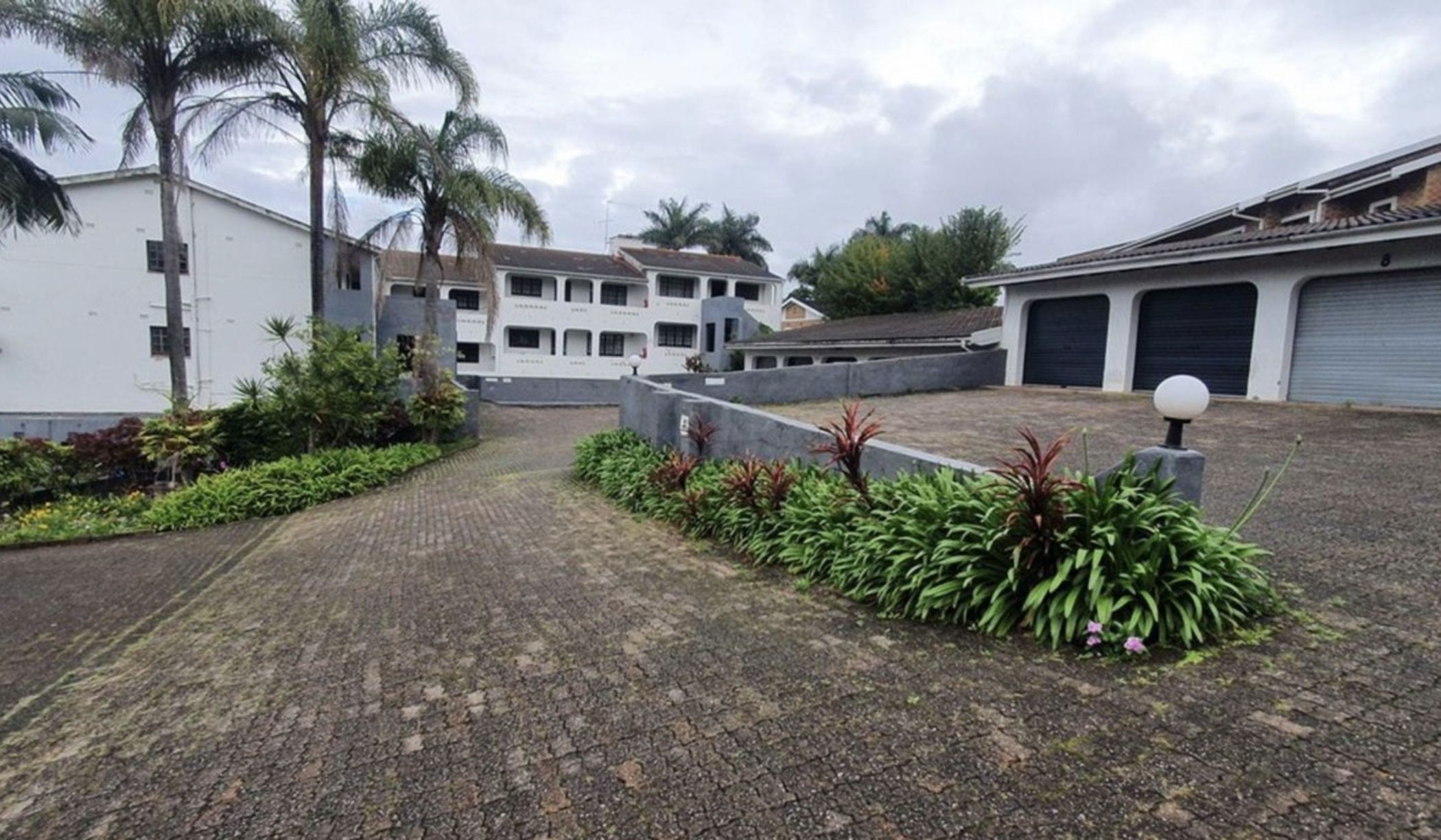 Apartment for sale in Umtentweni - 1PX1627080