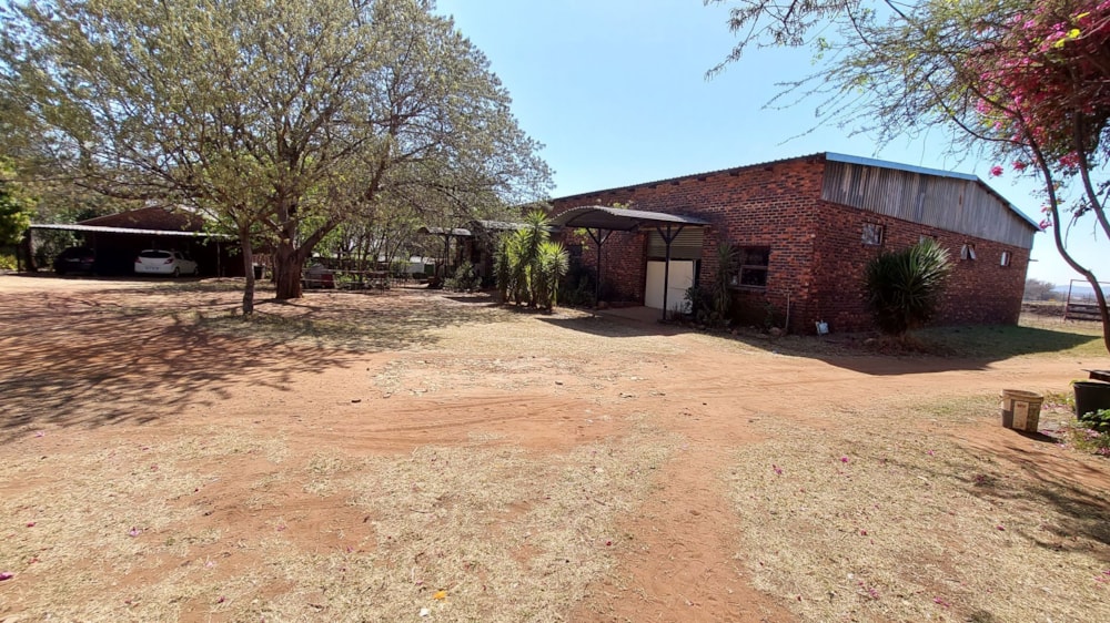 Mixed use farm for sale in Zilkaatsnek AH - 1HR1627180