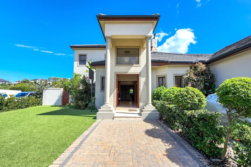 Security estate home let in Big Bay - 1TV1672183