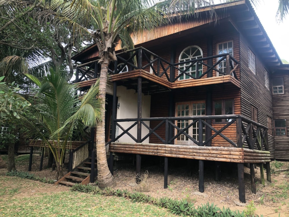 Double-storey house for sale in Ponta Mamoli, Mozambique - 3MQ1627779