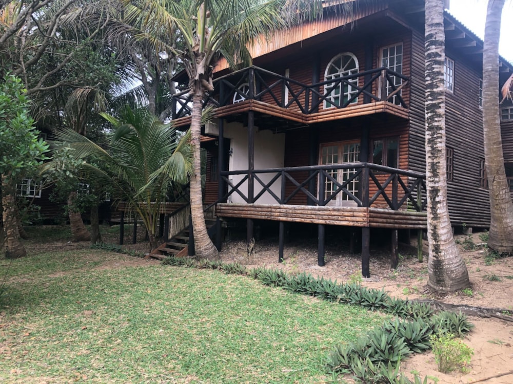 Double-storey house for sale in Ponta Mamoli, Mozambique - 3MQ1627779