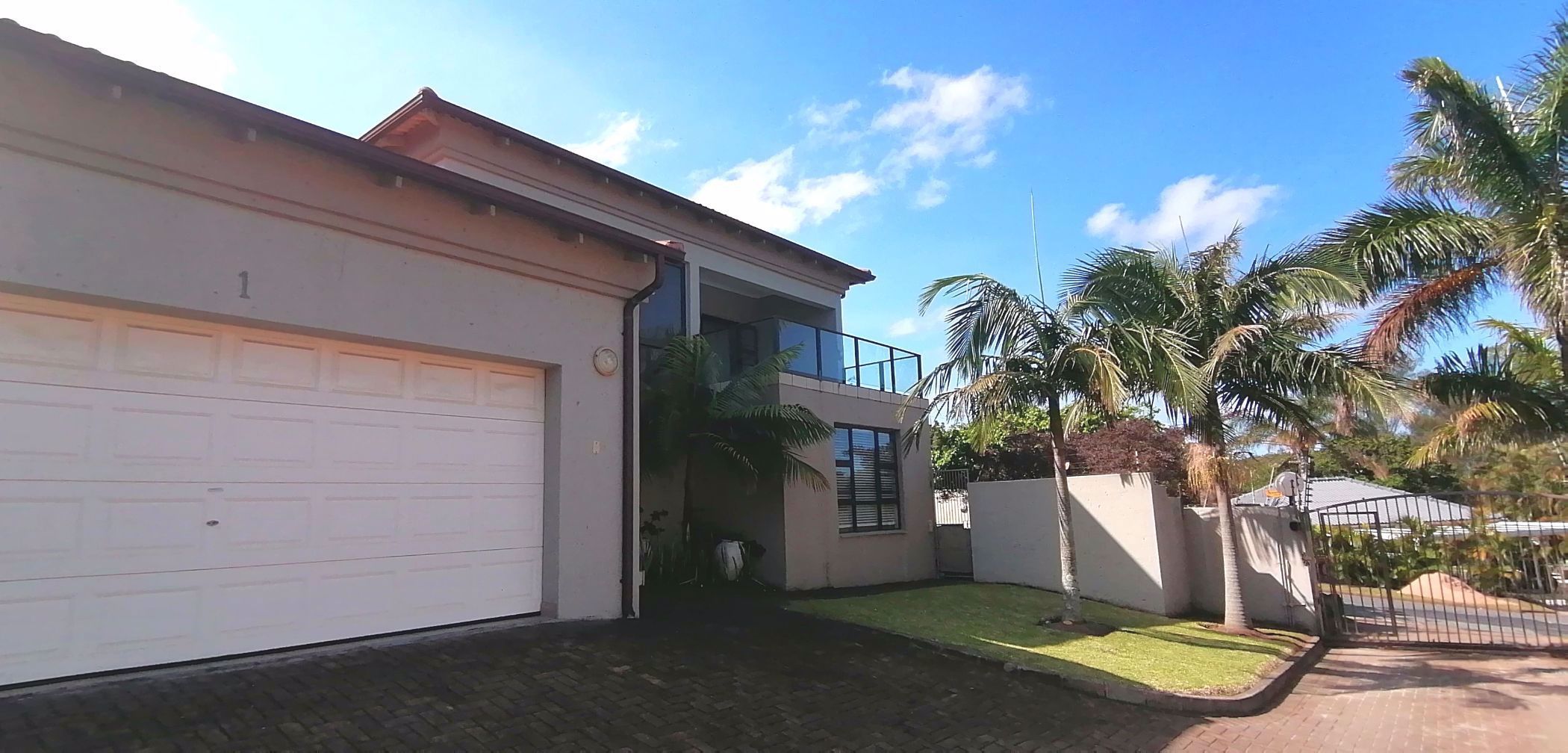 Townhouse let in St Michaels on Sea - 1PSH1699486