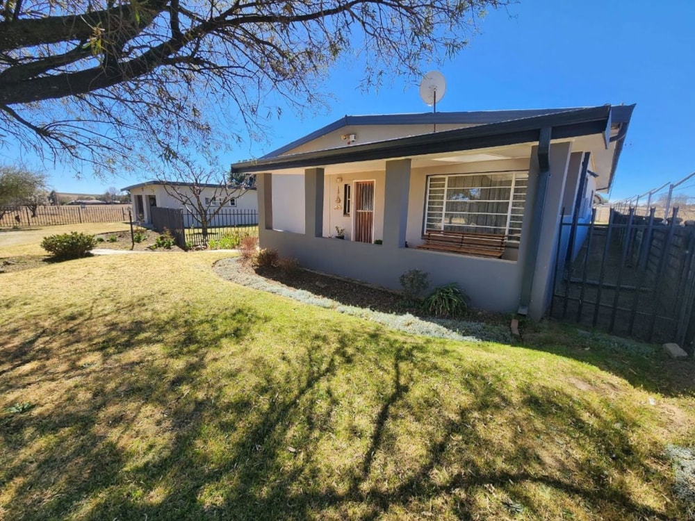 Mixed use farm for sale in Kromkloof - 1BTH1628711