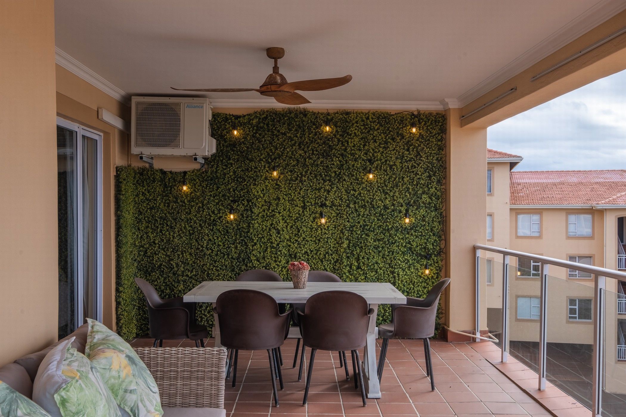 Apartment to rent in Illovo Beach - 1WB1697285