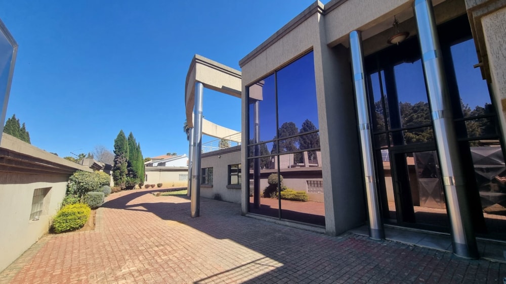 Double-storey house for sale in Vanderbijlpark SE 4 - 1VT1629396 Double-storey house for sale in Vanderbijlpark SE 4 - 1VT1629396