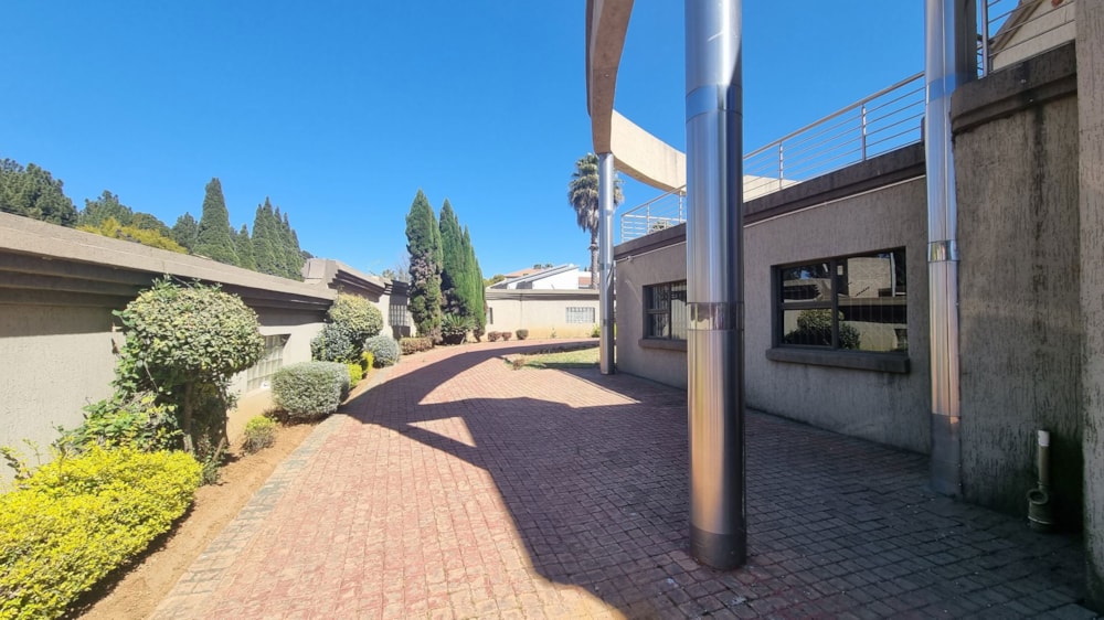 Double-storey house for sale in Vanderbijlpark SE 4 - 1VT1629396 Double-storey house for sale in Vanderbijlpark SE 4 - 1VT1629396