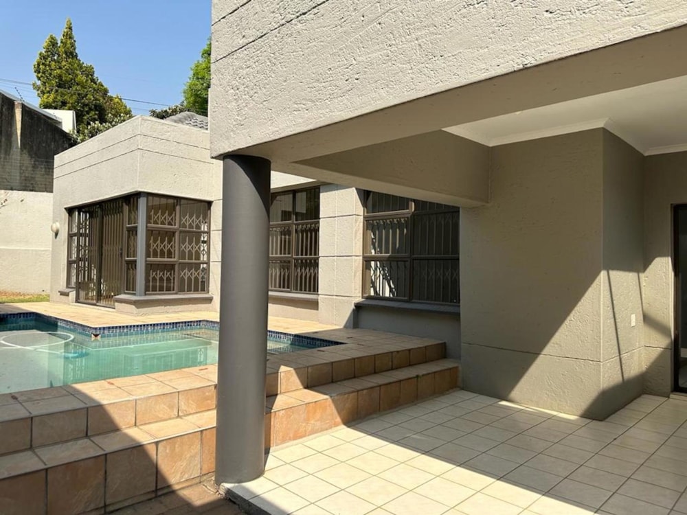 Cluster to rent in Hyde Park, Sandton - JBL1723056 Cluster to rent in Hyde Park, Sandton - JBL1723056