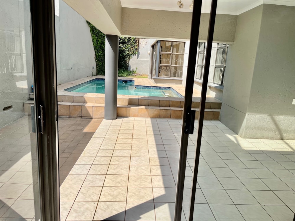 Cluster to rent in Hyde Park, Sandton - JBL1723056 Cluster to rent in Hyde Park, Sandton - JBL1723056