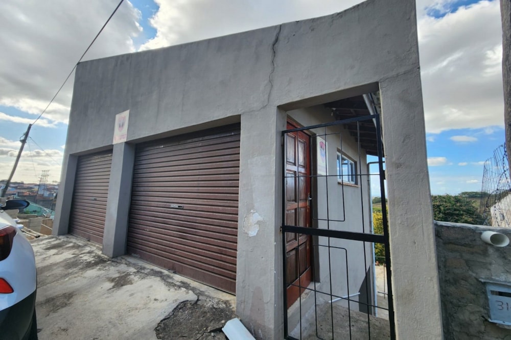 House for sale in Chatsworth, KwaZulu-Natal - 1WB1629619