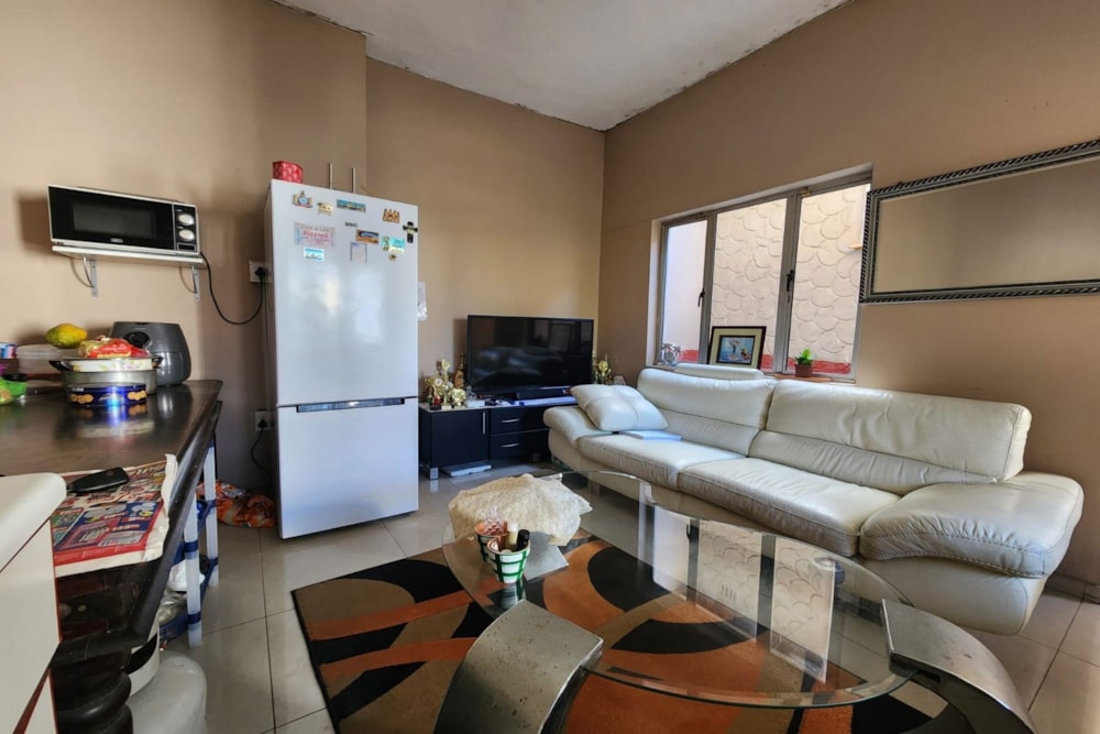 House for sale in Chatsworth, KwaZulu-Natal - 1WB1629619