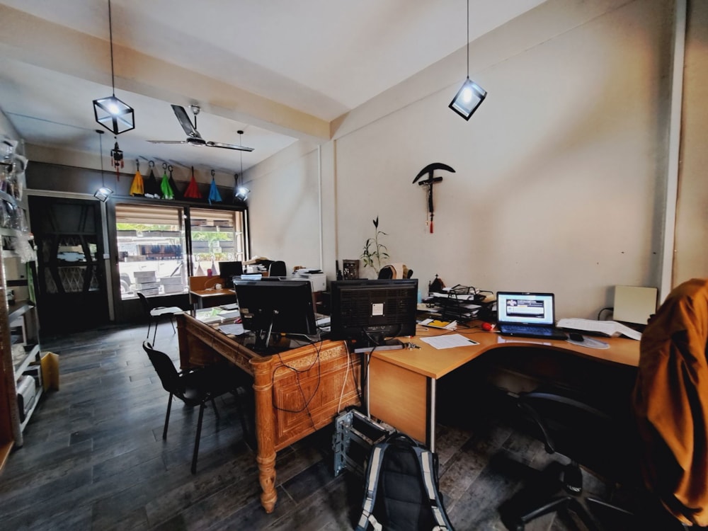 Commercial office to rent in Quatre Bornes, Mauritius - MUR1630277 Commercial office to rent in Quatre Bornes, Mauritius - MUR1630277