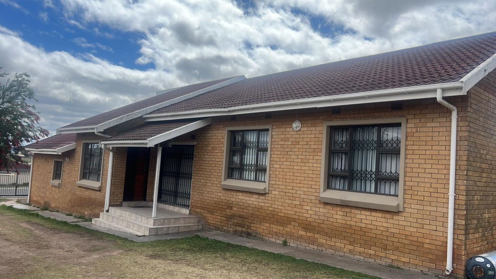 House let in Southridge Park - 1MH1682874