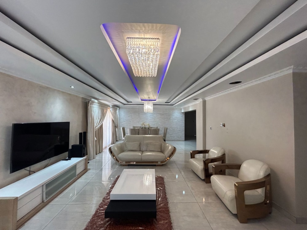 Double-storey house for sale in Bendor Park - 1PS1631849