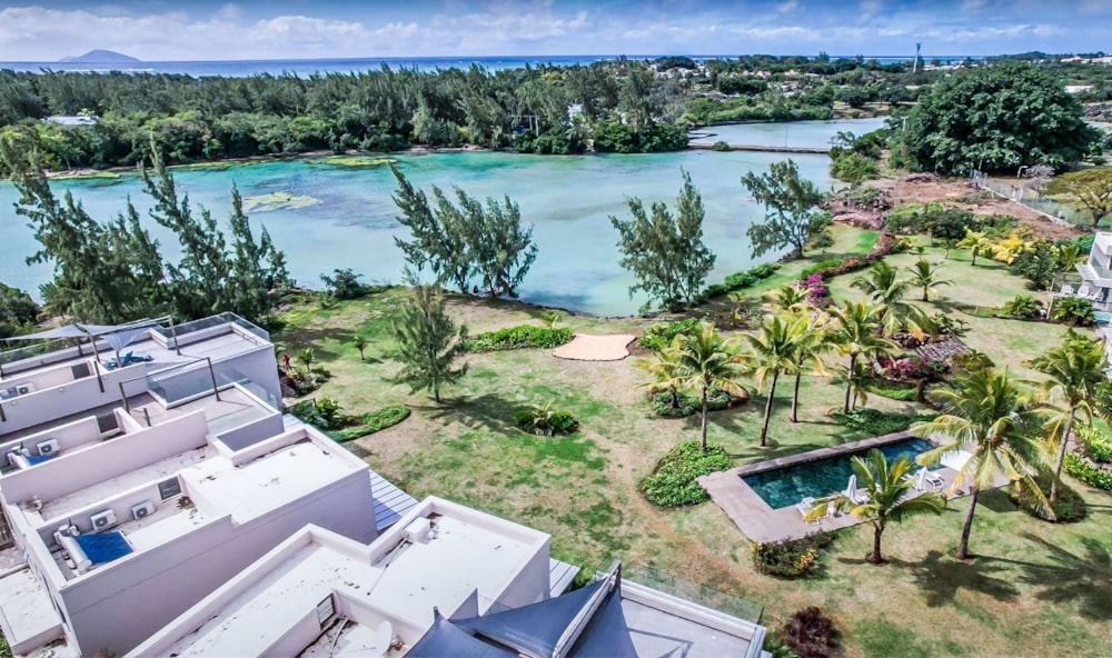 Beachfront villa for sale in Calodyne, Mauritius - MPR1630702