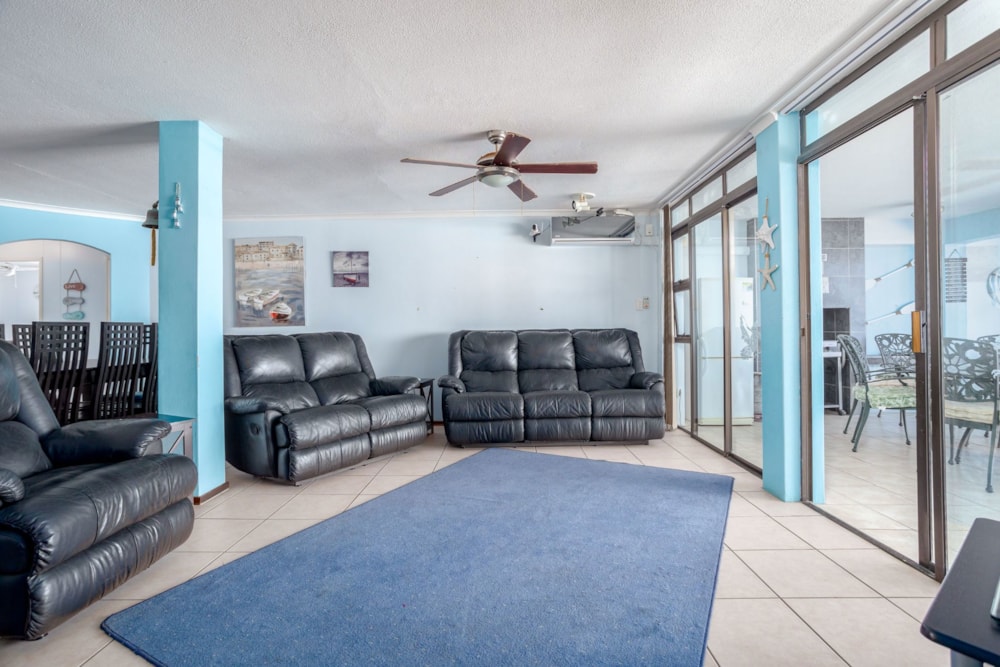 Apartment for sale in Uvongo - 1PX1625512