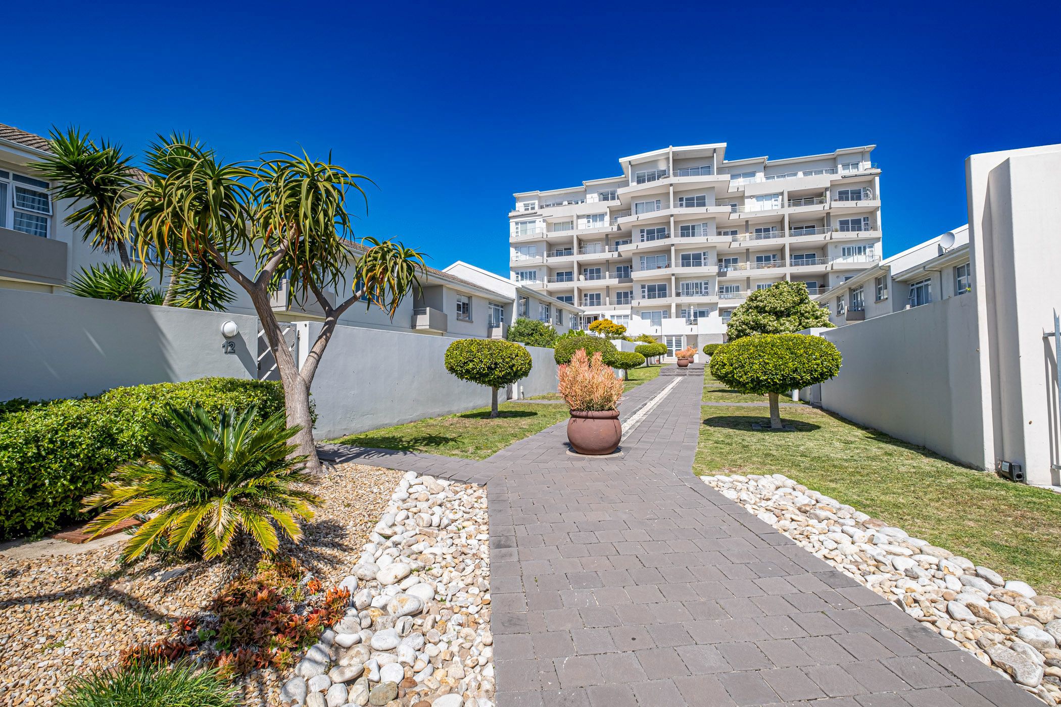 Townhouse for sale in Humewood - 1PLZ1715523