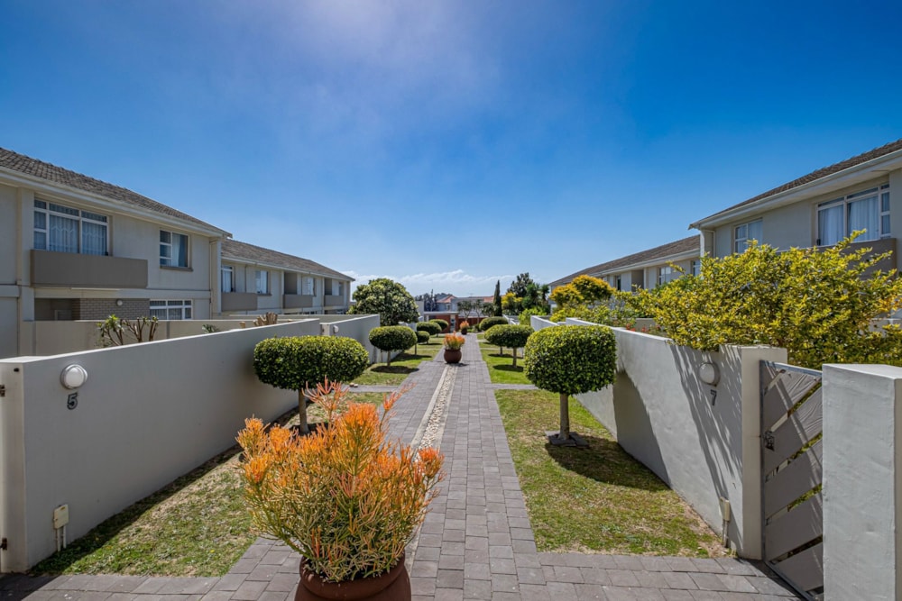 Townhouse for sale in Humewood - 1PLZ1715523