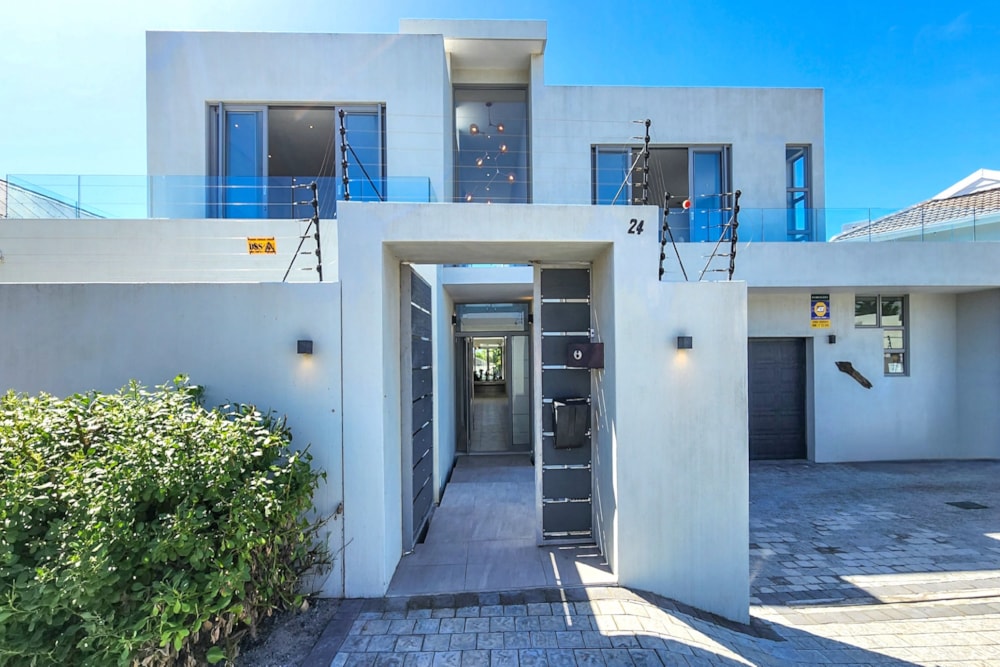 House let in West Beach, Blouberg - 1TV1671327
