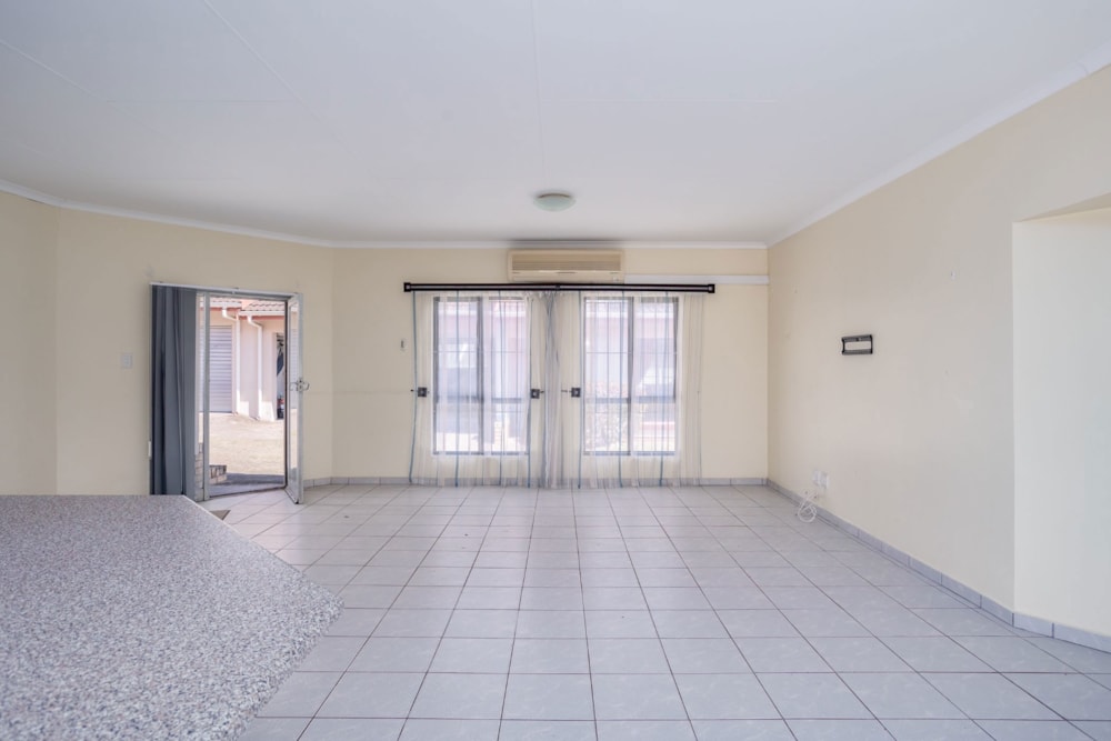 Townhouse sold in Uvongo - 1PX1628010 Townhouse sold in Uvongo - 1PX1628010