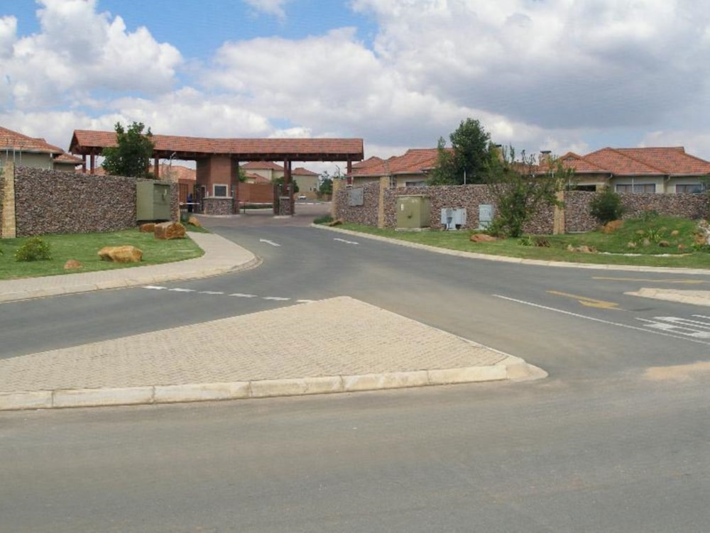 Townhouse to rent in Carlswald - MDL1717780 Townhouse to rent in Carlswald - MDL1717780