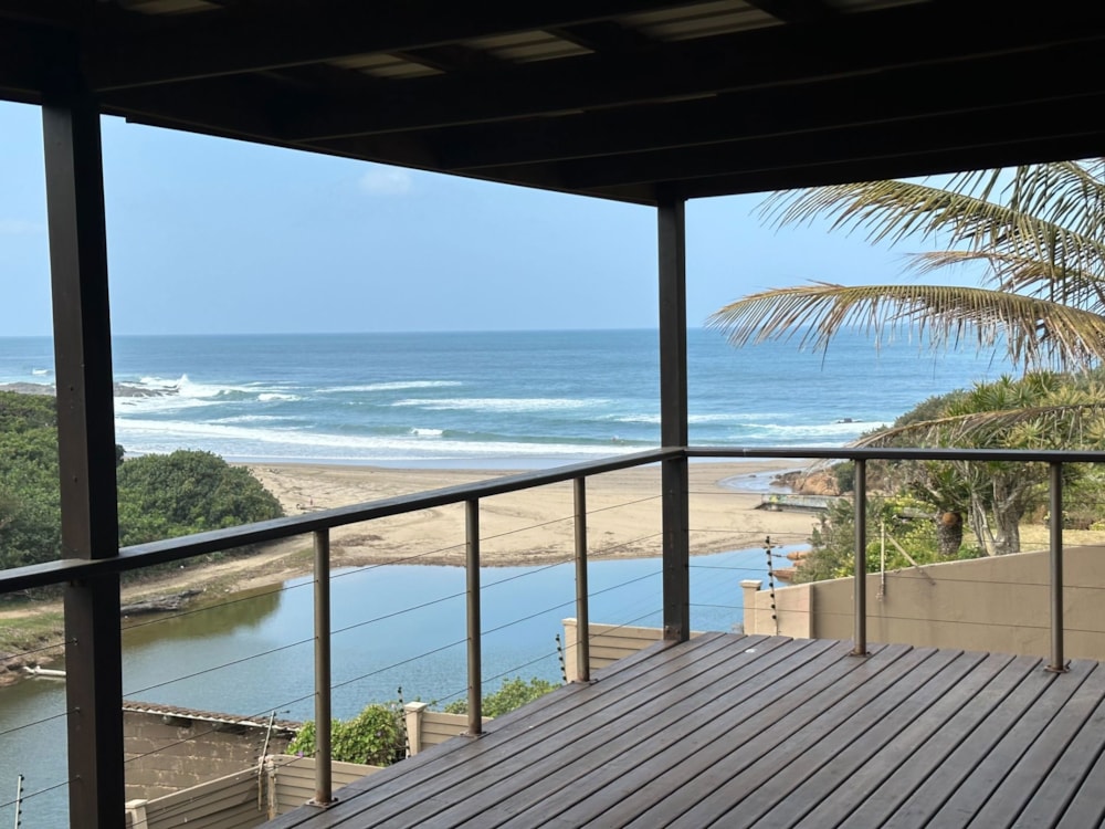 Double-storey apartment for sale in Glenmore Beach - 1PD1630127