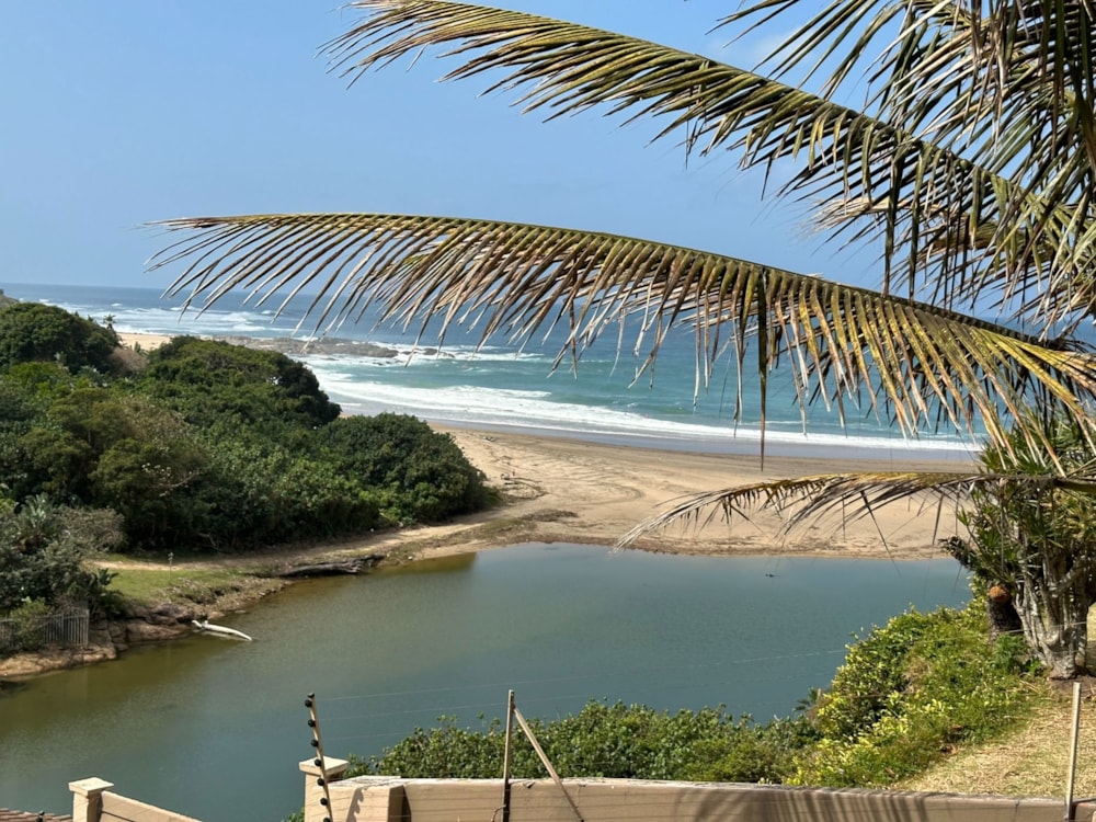 Double-storey apartment for sale in Glenmore Beach - 1PD1630127