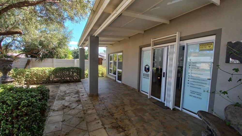 Commercial retail property sold in Heidelberg, Garden Route - 1SR1613732 Commercial retail property sold in Heidelberg, Garden Route - 1SR1613732