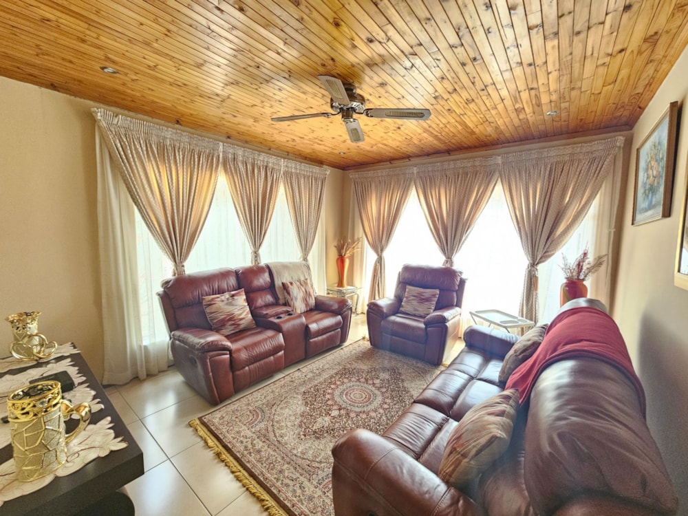 House for sale in Pioneer Park - 1NW1629102