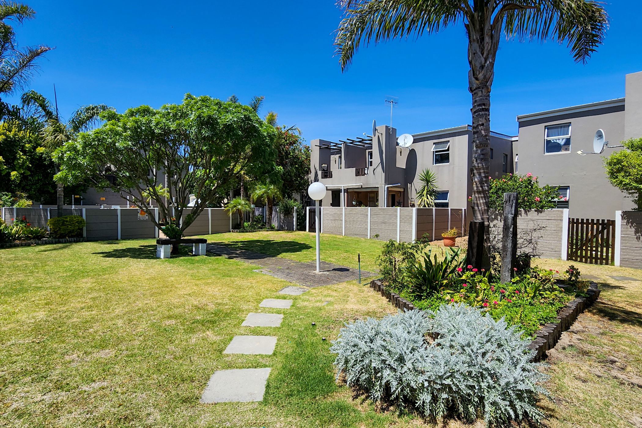 Apartment sold in West Beach, Blouberg - 1TV1684034