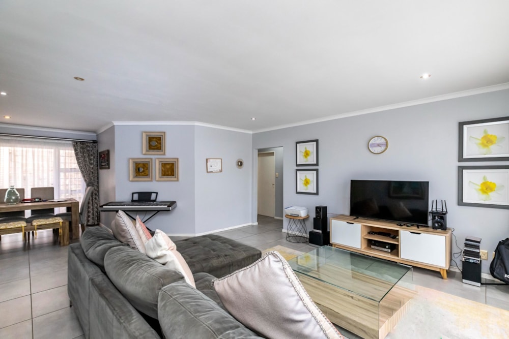 Townhouse let in Beacon Bay - 1EZ1705101