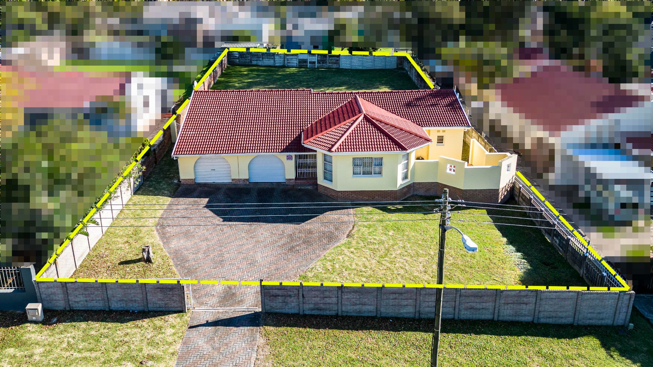 House for sale in Beacon Bay - 1EZ1720337