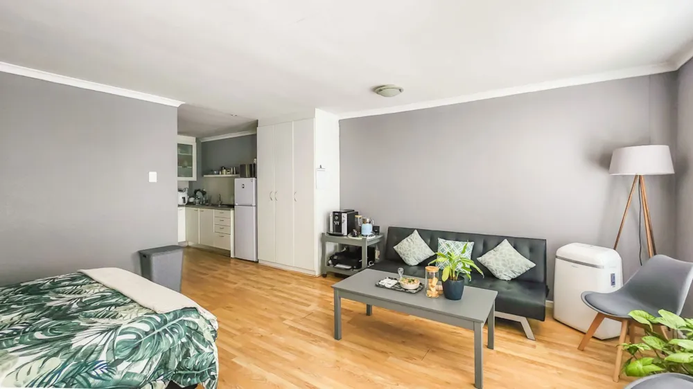 Bachelor apartment let in Wellington North - TKL1555952