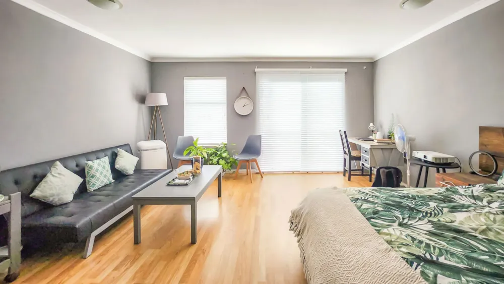 Bachelor apartment let in Wellington North - TKL1555952