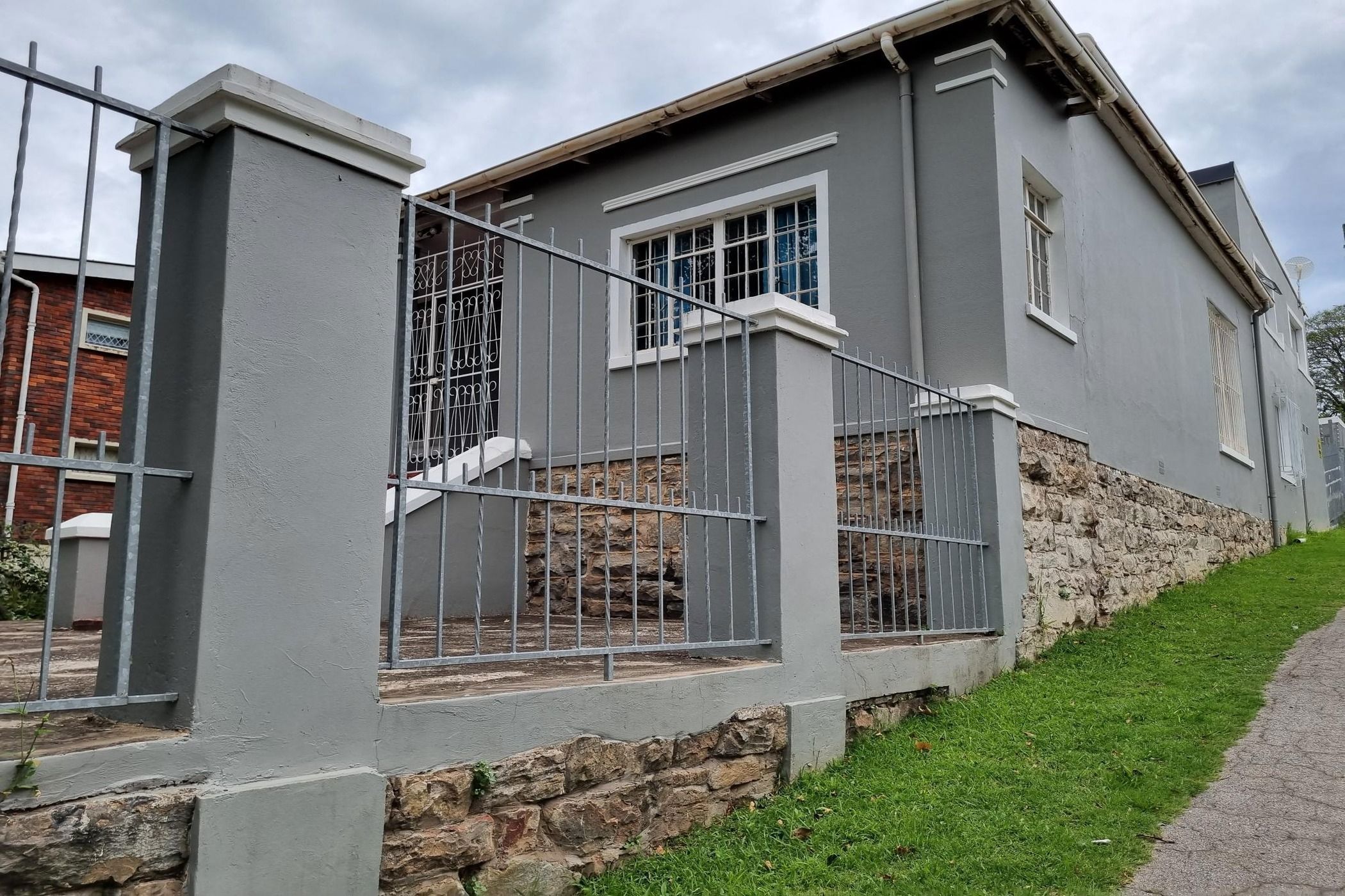 Apartment let in Sunnyside, Grahamstown, Makhanda - 1GC1718304