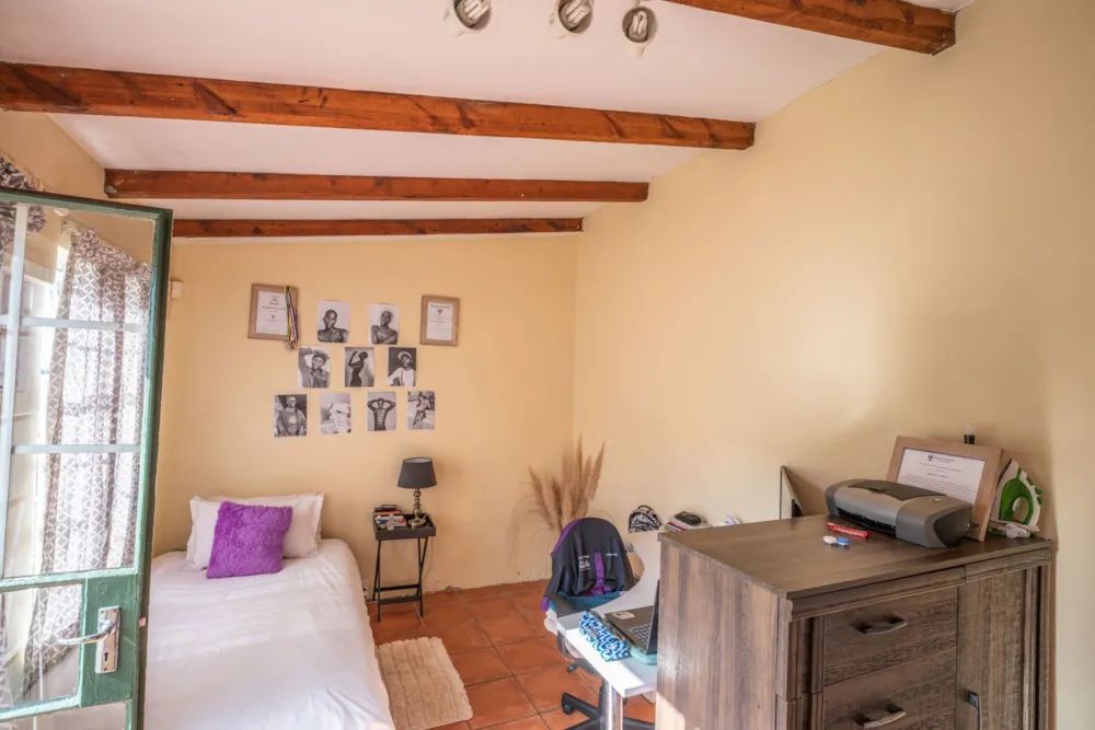 Bachelor apartment let in Sunnyside, Grahamstown, Makhanda - 1GC1750082 Bachelor apartment let in Sunnyside, Grahamstown, Makhanda - 1GC1750082
