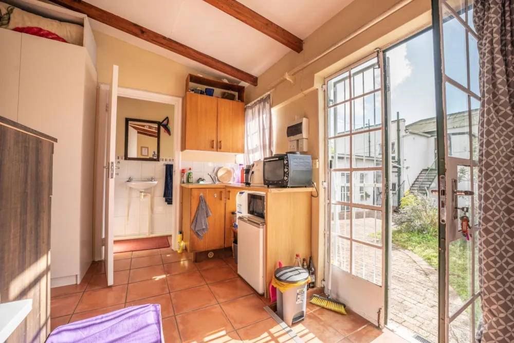 Bachelor apartment let in Sunnyside, Grahamstown, Makhanda - 1GC1750082 Bachelor apartment let in Sunnyside, Grahamstown, Makhanda - 1GC1750082