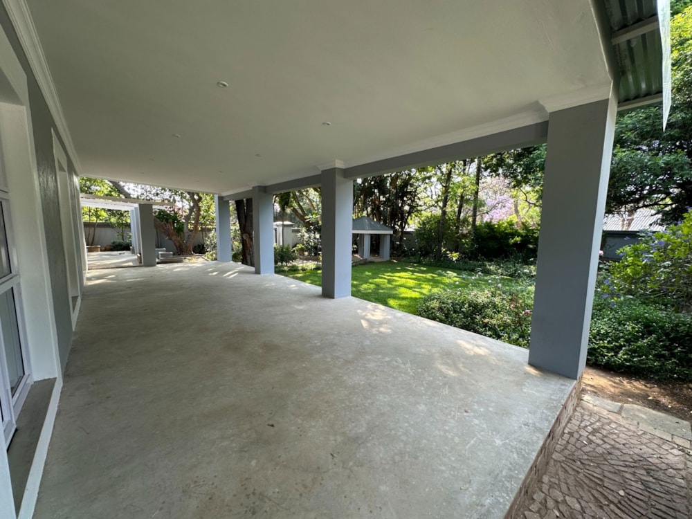 House let in Waterkloof - PTL1680275 House let in Waterkloof - PTL1680275