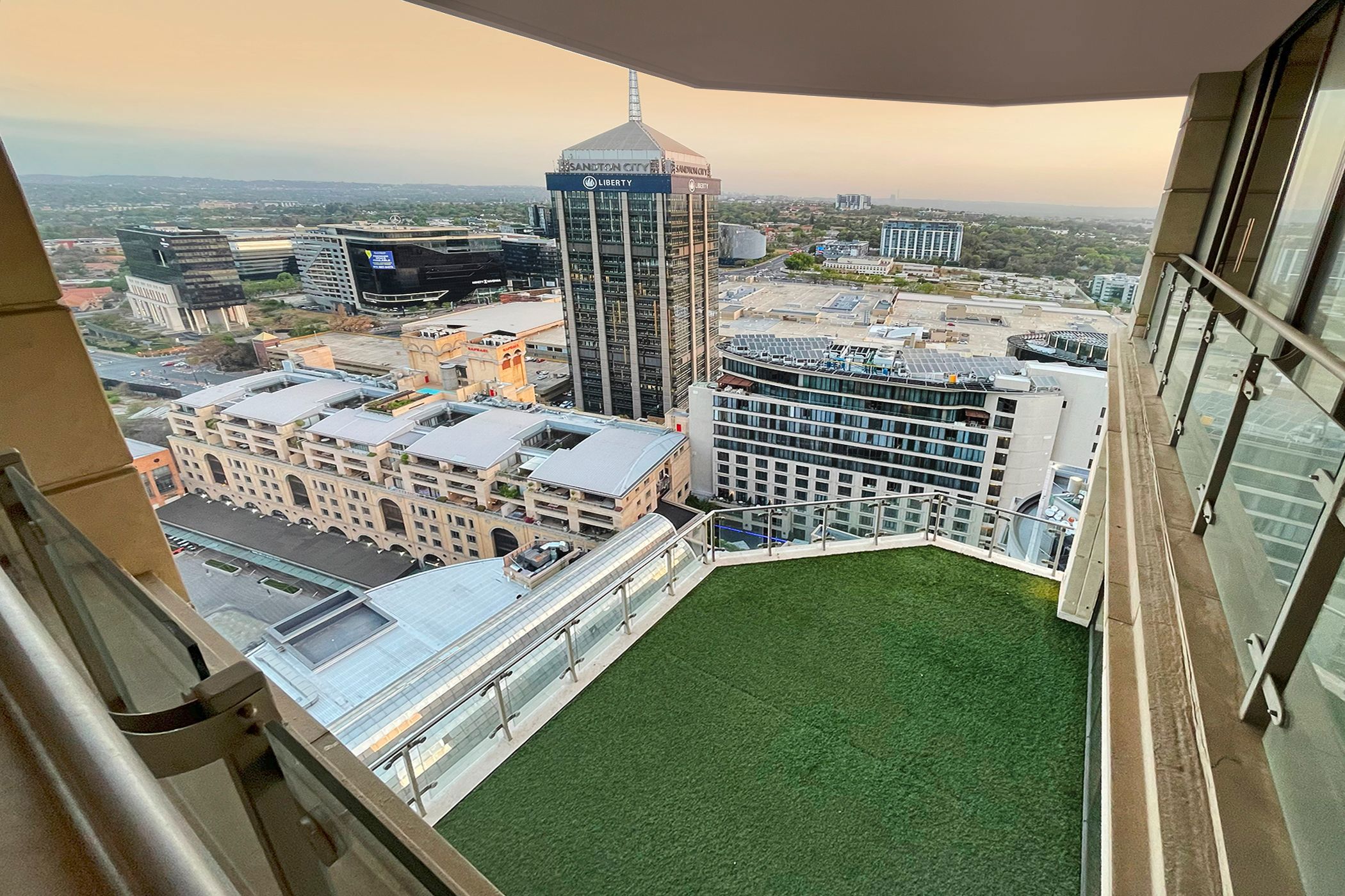 Penthouse apartment for sale in Sandown, Sandton - HP1628770