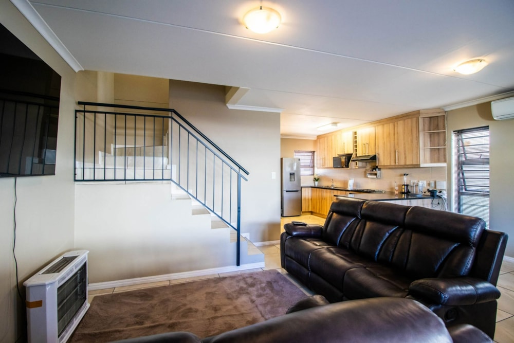 Security complex home sold in Brackenfell South - 1BC1713407 Security complex home sold in Brackenfell South - 1BC1713407