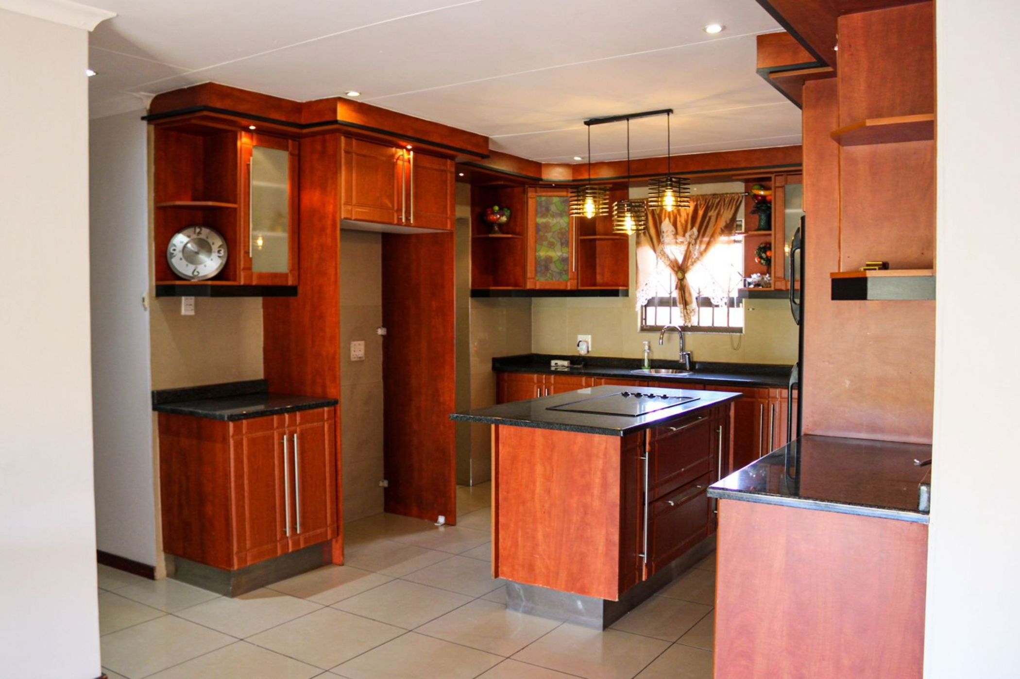 House for sale in Pomona - KTP1637578