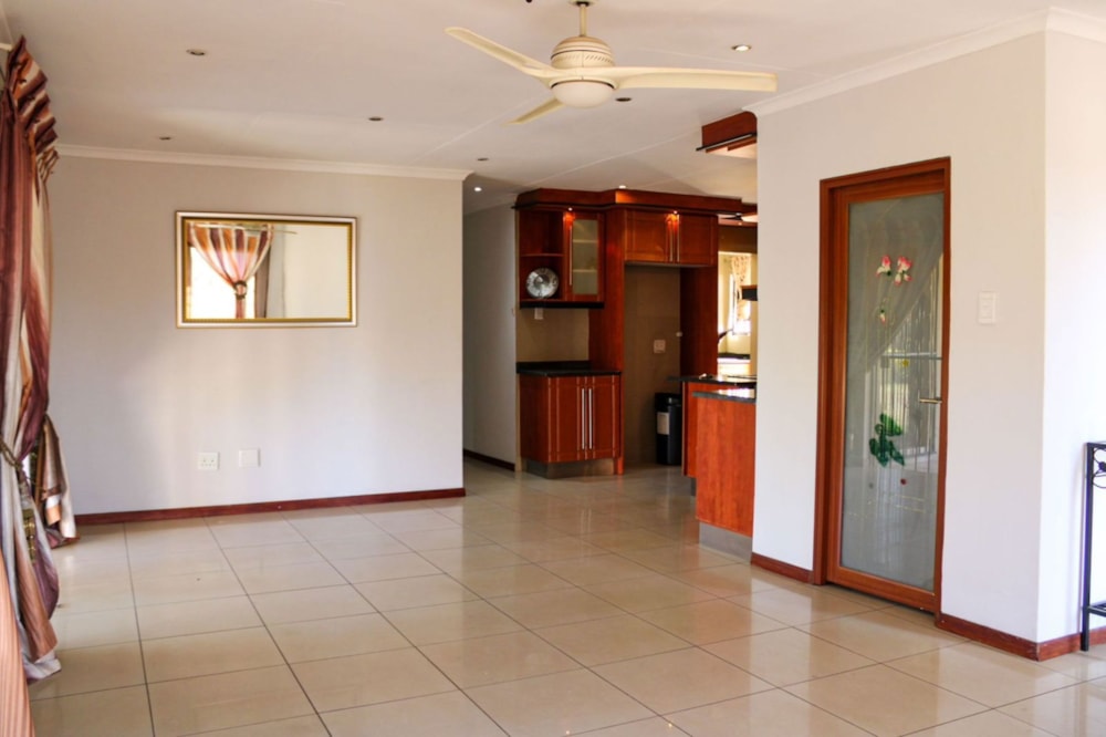 House for sale in Pomona - KTP1637578